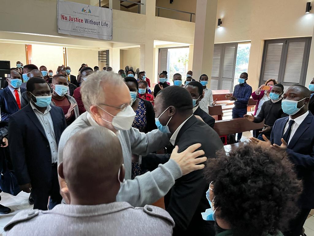 Andrea Riccardi se reúne en Blantyre con los delegados de las Comunidades de Sant'Egidio de Malaui y de Zambia